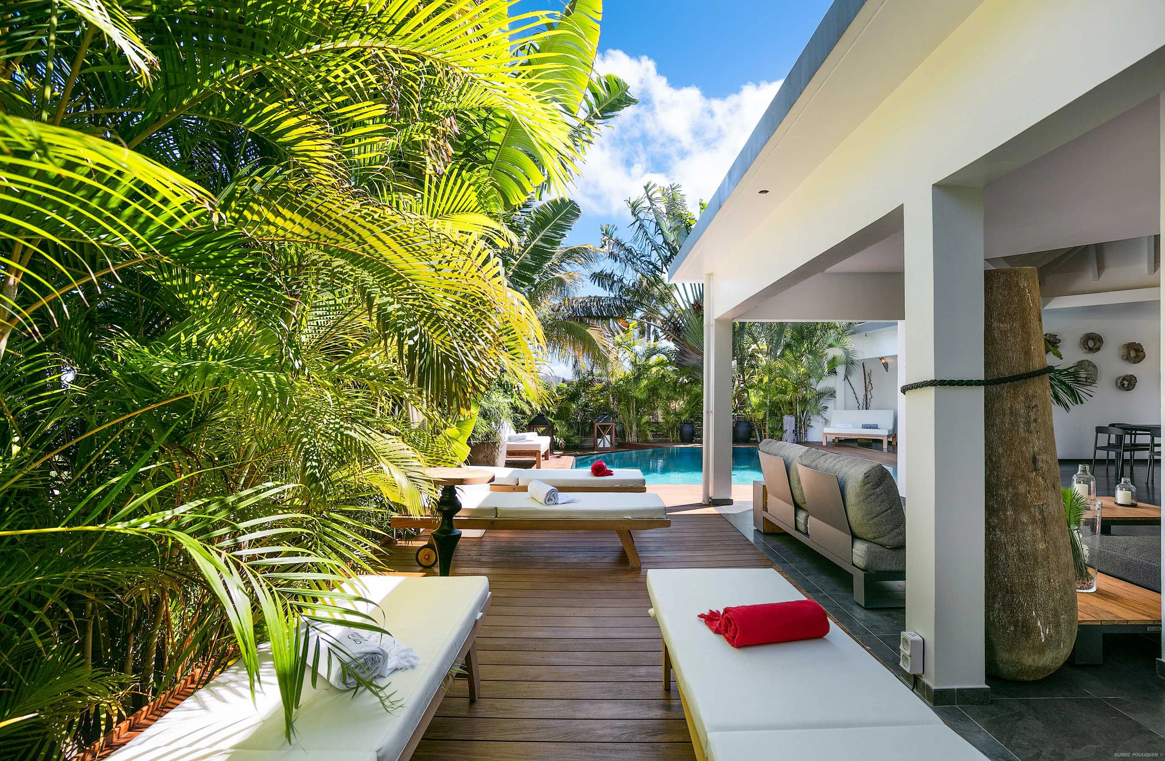 Dining room with city view